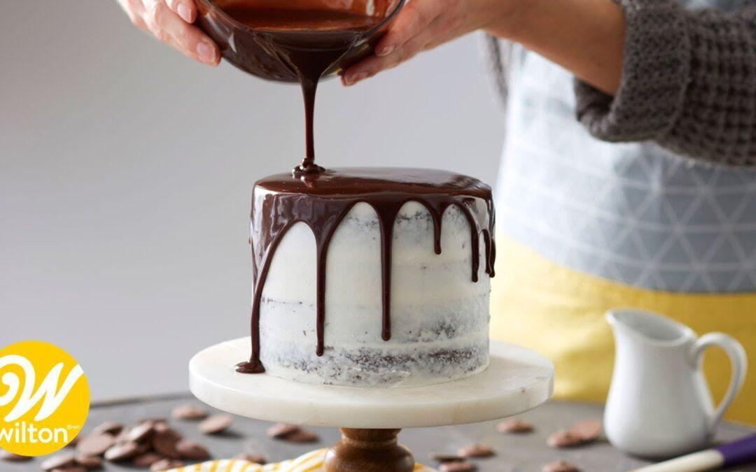 Wie man ein reichhaltiges Schokoladen-Ganache-Glasur-Rezept macht |  Wilton