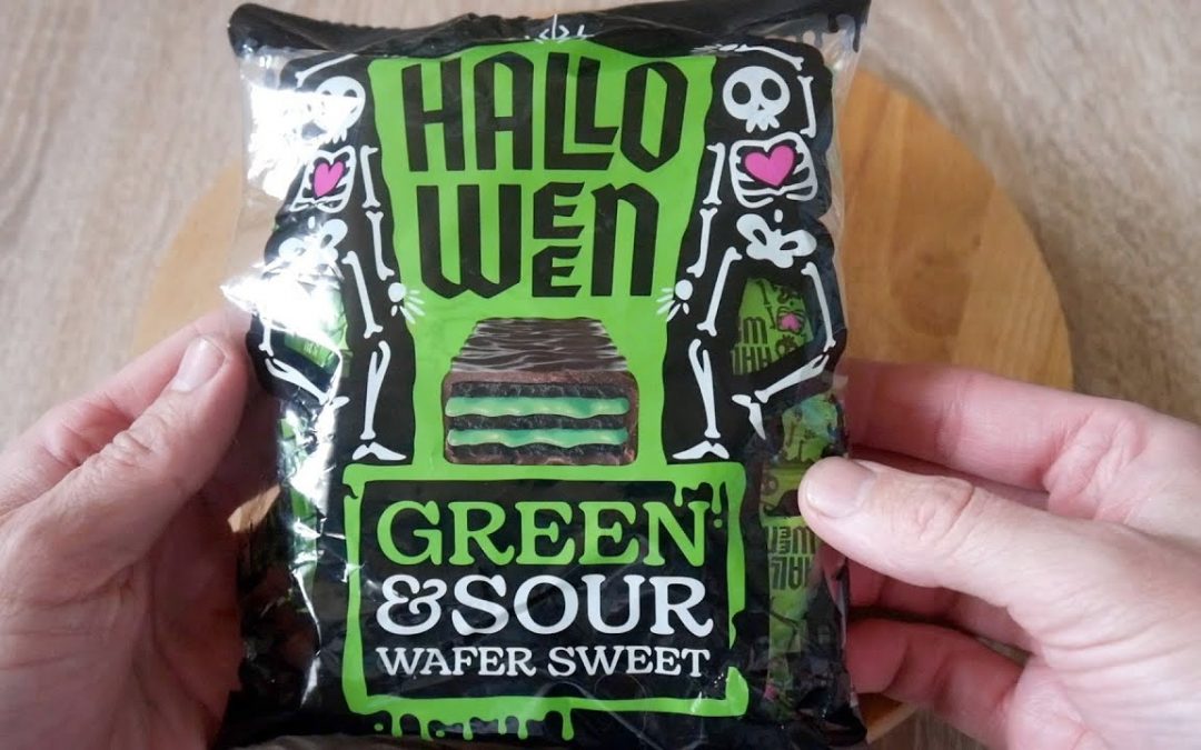 Nahrungsmittel Unboxing 961 : Halloween Green & Sour Wafer Sweet 🎃 Waffelriegel mit saurer Füllung 🍫